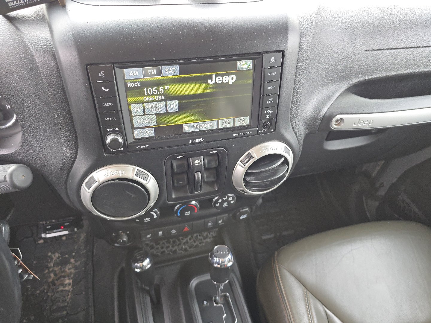 Used 2016 Jeep Wrangler Unlimited Sahara w/ Connectivity Group AWD/4WD image 30