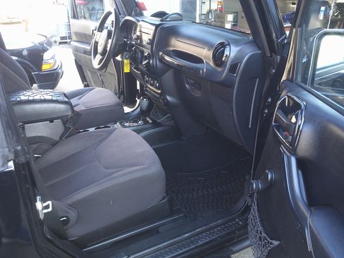 Used 2013 Jeep Wrangler Sport AWD/4WD image 13