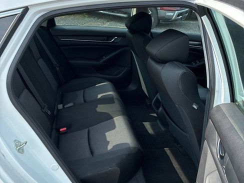 Used 2018 Honda Accord Hybrid image 9