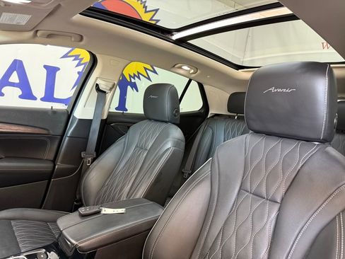 Used 2022 Buick Envision Avenir w/ Technology Package II image 9