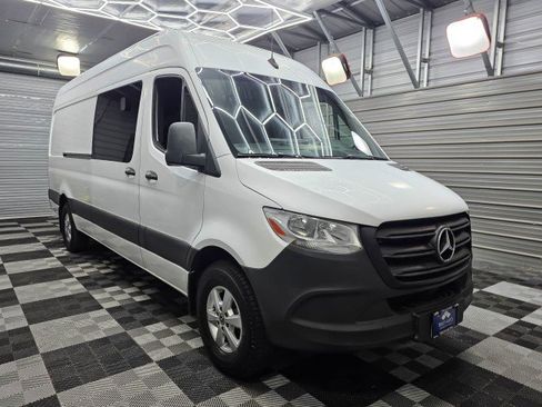 Used 2019 Mercedes-Benz Sprinter 170 image 4