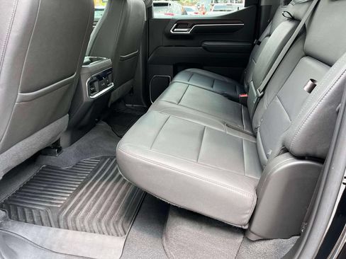 Used 2022 GMC Sierra 1500 SLT w/ SLT Convenience Package AWD/4WD image 16