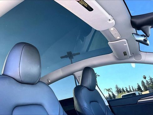 Used 2023 Tesla Model Y Performance image 14