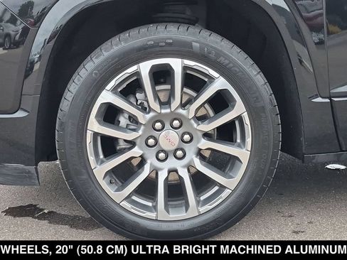 Used 2021 GMC Acadia Denali w/ Denali Ultimate Package AWD/4WD image 17