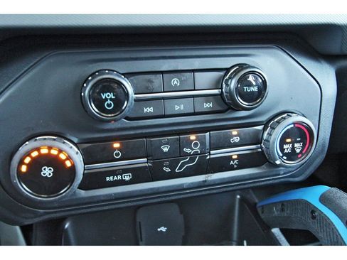 Used 2024 Ford Bronco Black Diamond AWD/4WD image 25