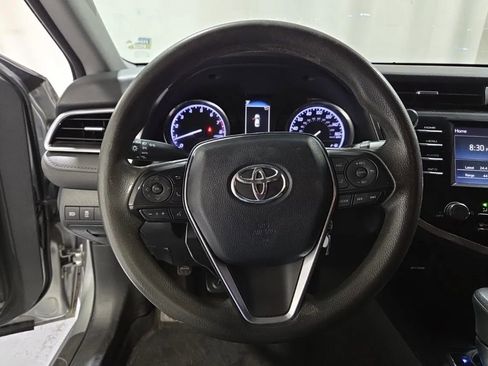 Used 2018 Toyota Camry LE image 9
