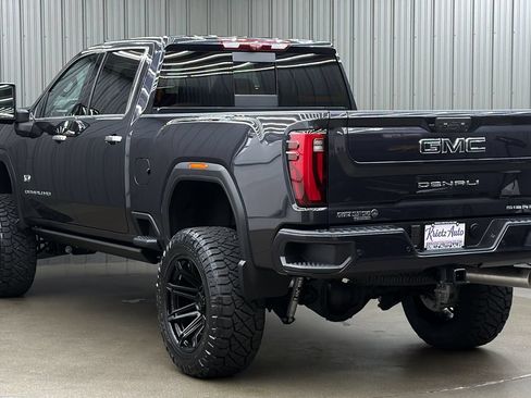 Used 2026 GMC Sierra 3500 Denali Ultimate AWD/4WD image 3