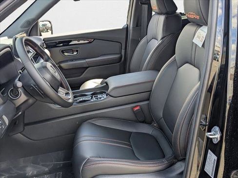 New 2025 Honda Pilot TrailSport image 4