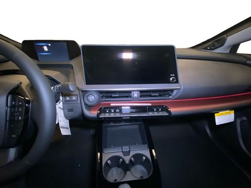 New 2025 Toyota Prius Plug-In Hybrid FWD image 10