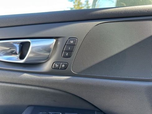 Certified 2025 Volvo V60 B5 Cross Country Plus image 32