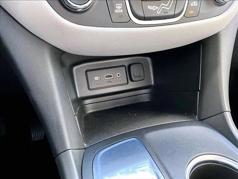 Used 2023 Chevrolet Equinox LS FWD image 26