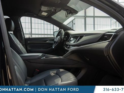 Used 2023 Buick Enclave Essence AWD/4WD image 25
