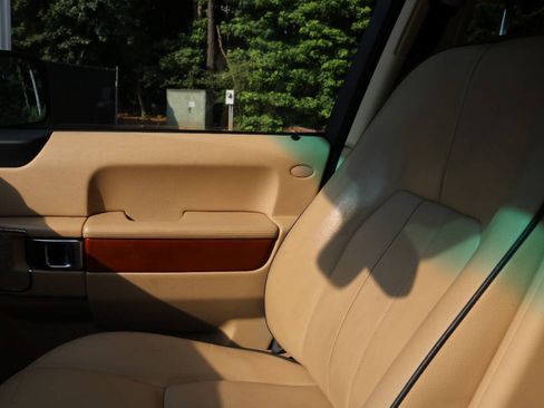 Used 2011 Land Rover Range Rover HSE AWD/4WD image 45