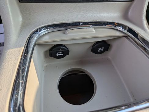 Used 2019 Dodge Grand Caravan SXT FWD image 51