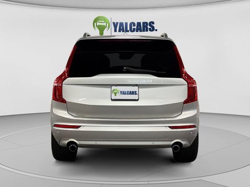 Used 2018 Volvo XC90 T5 Momentum w/ Convenience Package AWD/4WD image 4