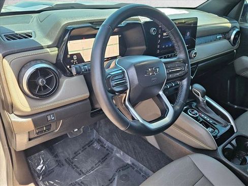 Used 2025 Chevrolet Colorado ZR2 w/ Technology Package AWD/4WD image 10