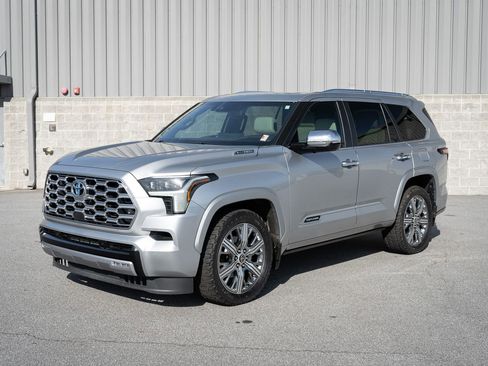 Used 2024 Toyota Sequoia Capstone image 11