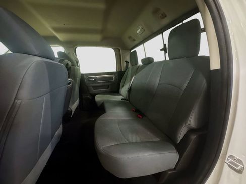 Used 2019 RAM 1500 Classic SLT image 27