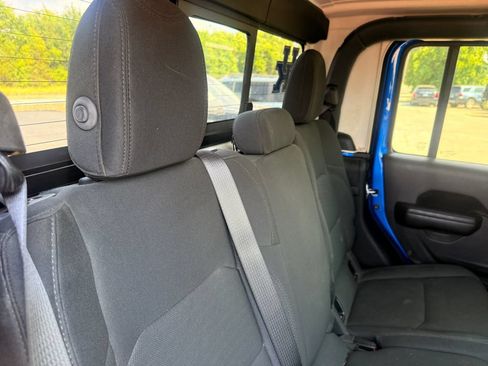 Used 2021 Jeep Gladiator Sport AWD/4WD image 10