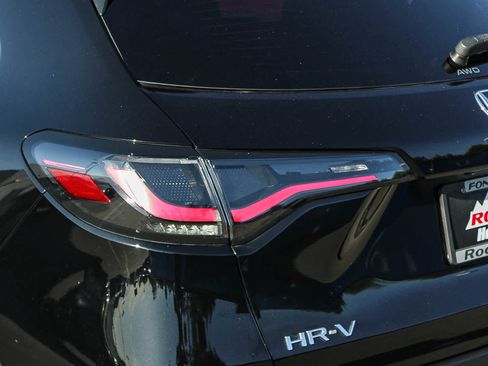 Used 2024 Honda HR-V Sport image 9