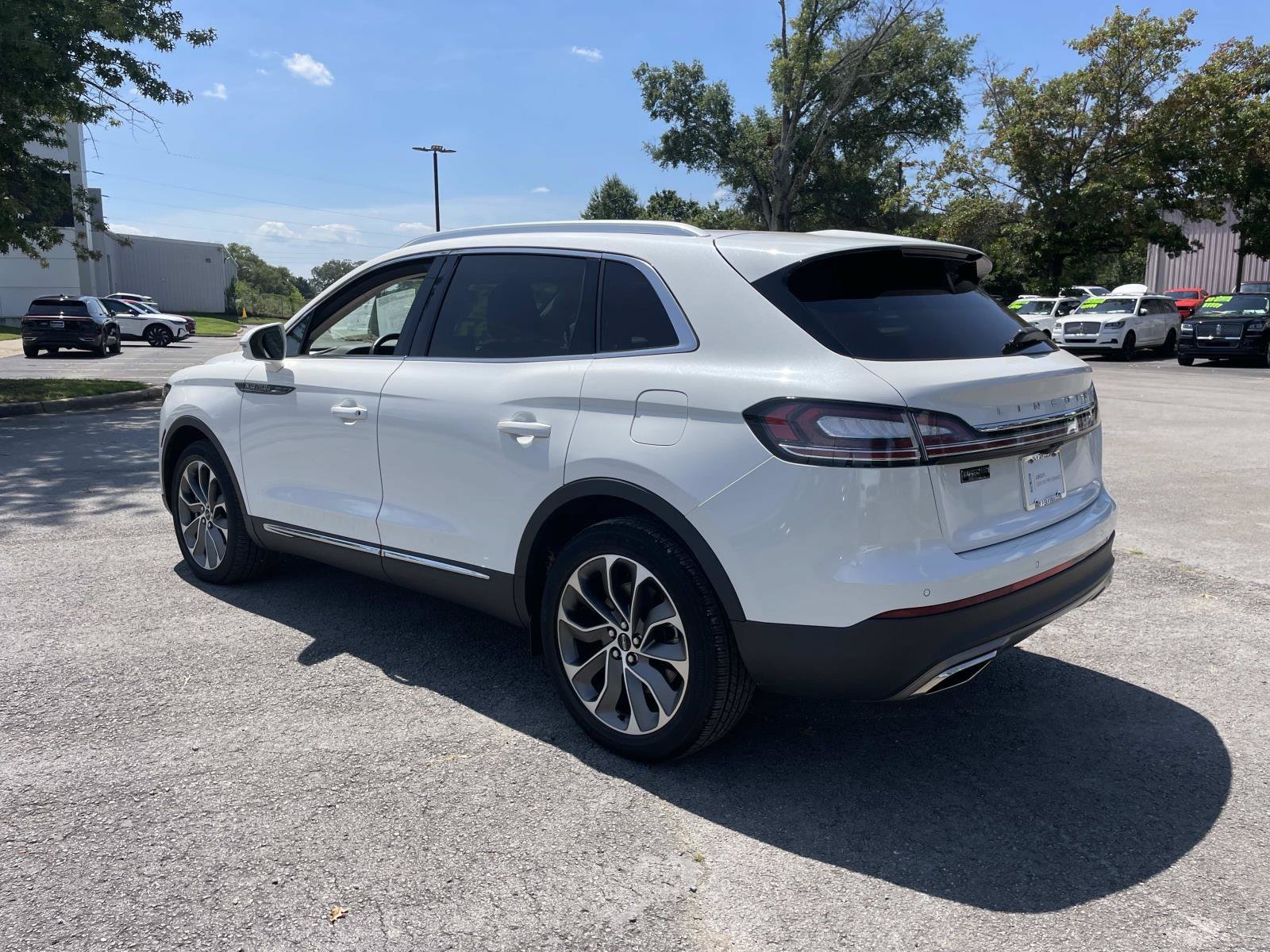 Certified 2023 Lincoln Nautilus Reserve w/ Luxury Package AWD/4WD image 19