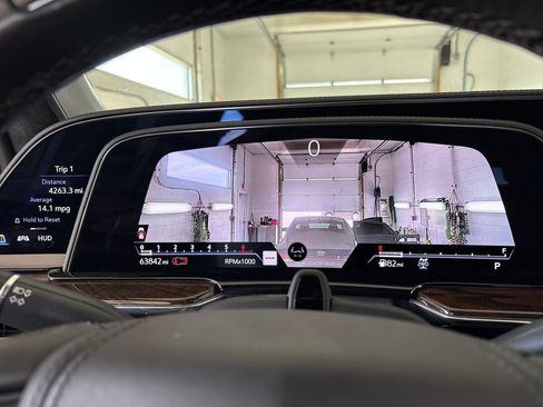Used 2022 Cadillac Escalade Sport Platinum w/ LPO, ONYX Package AWD/4WD image 20