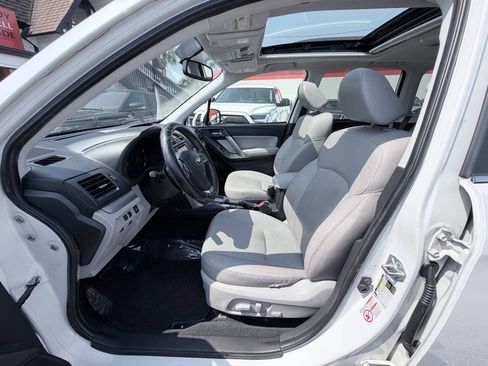 Used 2014 Subaru Forester 2.5i Touring w/ Popular Package #2 AWD/4WD image 11