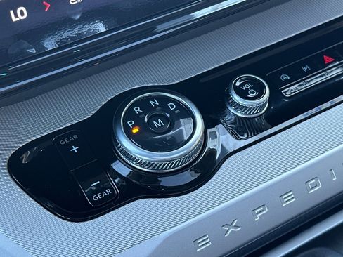 New 2025 Ford Expedition Max Active image 23