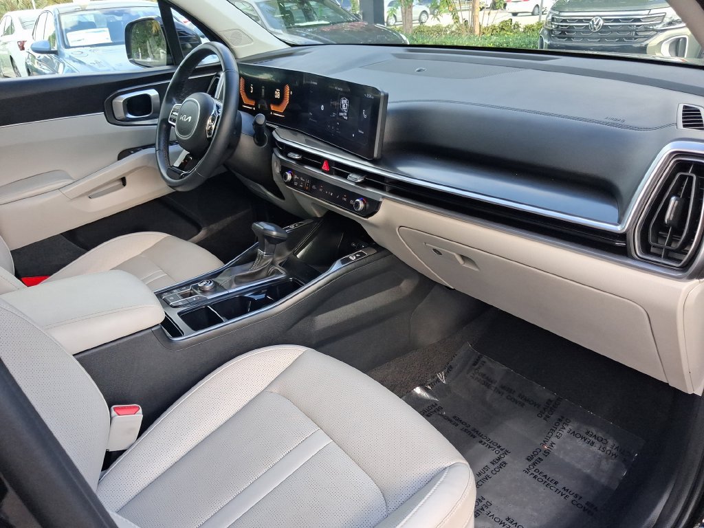 Used 2025 Kia Sorento S FWD image 26