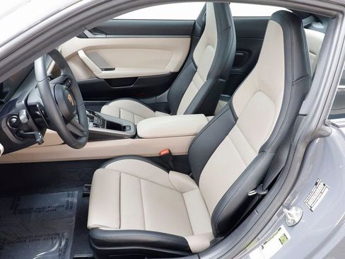 Used 2025 Porsche 911 Carrera image 8