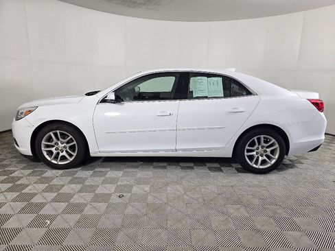 Used 2016 Chevrolet Malibu LT w/ Power Convenience Package FWD image 2