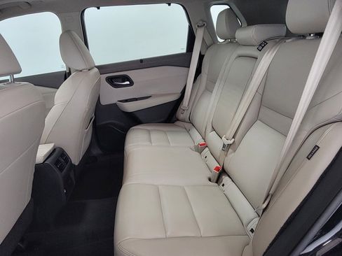 Used 2023 Nissan Rogue SL w/ SL Premium Package image 13