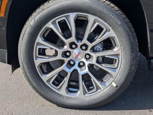 New 2026 GMC Yukon XL Denali w/ Denali Reserve Package AWD/4WD image 6