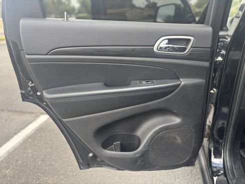 Used 2021 Jeep Grand Cherokee Laredo RWD image 19