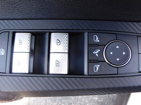 New 2025 Mitsubishi Outlander SE image 14