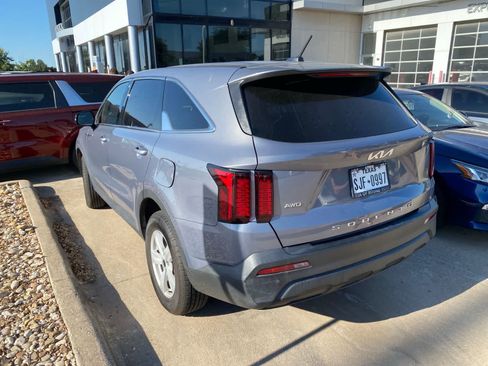 Used 2022 Kia Sorento LX AWD/4WD image 6