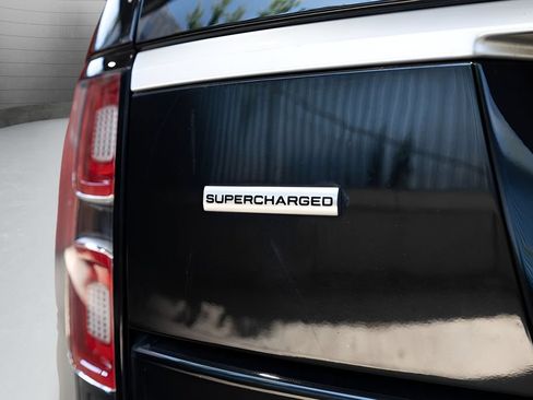 Used 2019 Land Rover Range Rover Long Wheelbase Supercharged AWD/4WD image 21