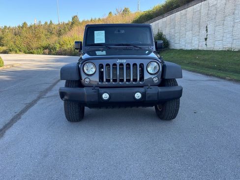 Used 2018 Jeep Wrangler Unlimited Sport S AWD/4WD image 10