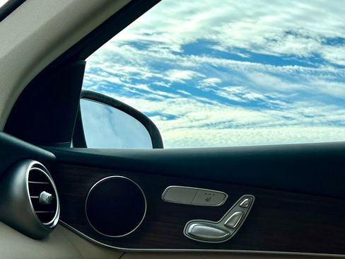 Certified 2022 Mercedes-Benz GLC 300 4MATIC image 10