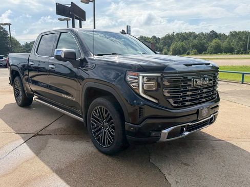 Used 2022 GMC Sierra 1500 Denali Ultimate AWD/4WD image 8