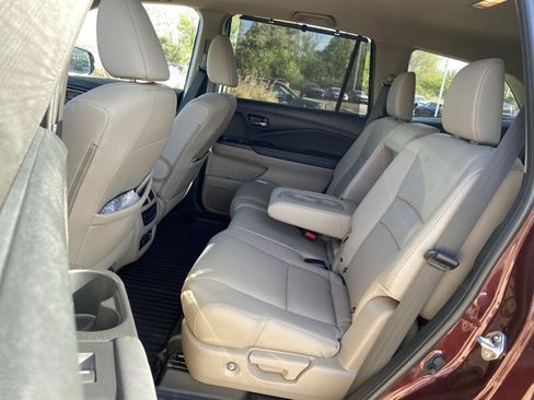 Used 2021 Honda Pilot Touring image 10