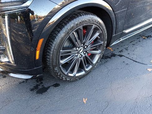 New 2026 Cadillac Lyriq V image 6