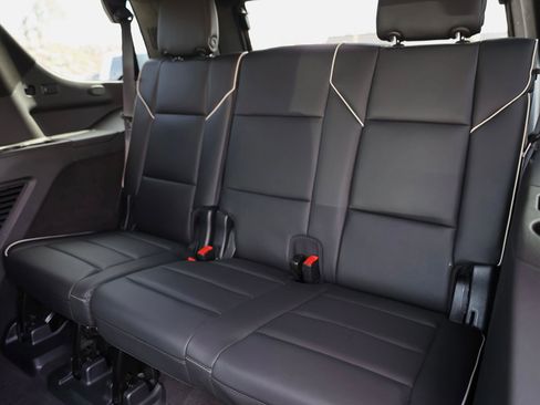 Used 2023 Cadillac Escalade Premium Luxury image 25