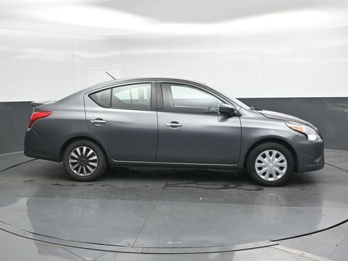 Used 2019 Nissan Versa SV FWD image 5