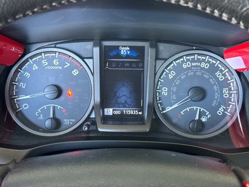 Used 2019 Toyota Tacoma TRD Sport AWD/4WD image 22