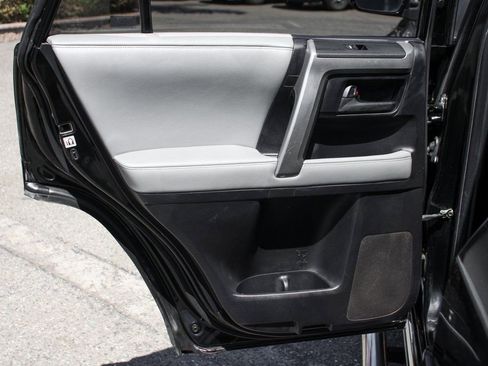 Used 2013 Toyota 4Runner SR5 w/ Convenience Pkg AWD/4WD image 31