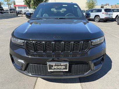 New 2025 Jeep Grand Cherokee Altitude
