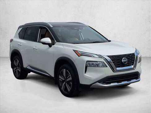 Used 2021 Nissan Rogue Platinum FWD image 2