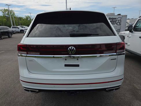 Used 2024 Volkswagen Atlas SEL Premium R-Line image 6