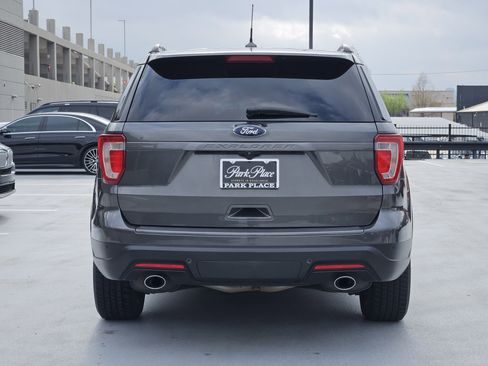Used 2019 Ford Explorer XLT w/ Equipment Group 202A image 8